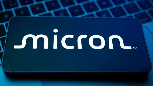 記憶體雙雄對決！美光壓力升溫 SK海力士搶攻資金