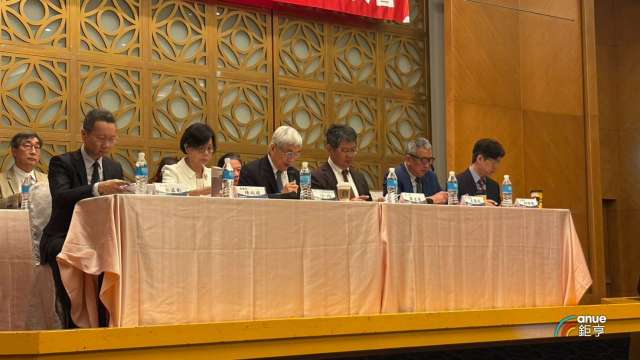 〈技嘉股東會〉AI伺服器訂單能見度非常清楚 董座看好今年營收增幅超越去年
